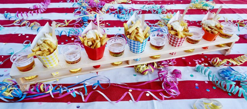 Chip Cone serving tray 11 paper cones or glasses